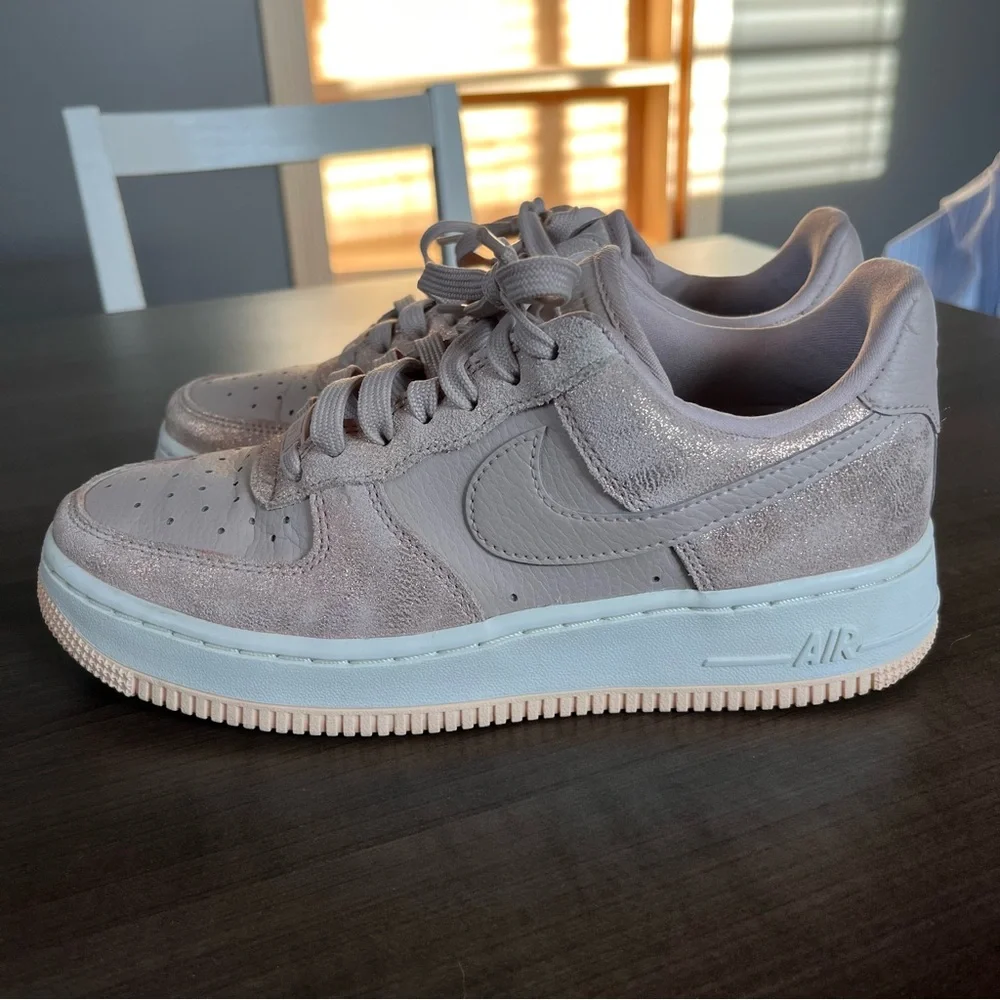 Nike Air Force 1 rose gold shimmer size 7 - Picture 2 of 16